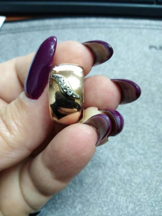 Золотое кольцо с бриллиантами