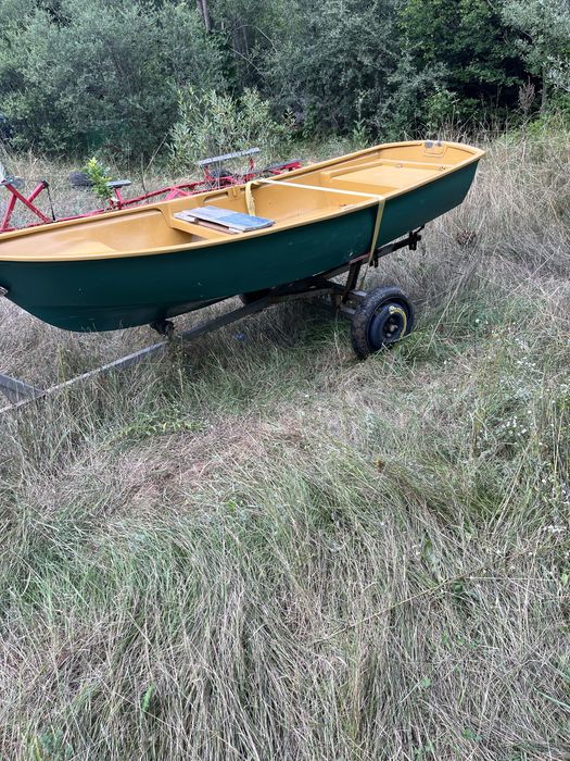 Рибарска лодка много лека