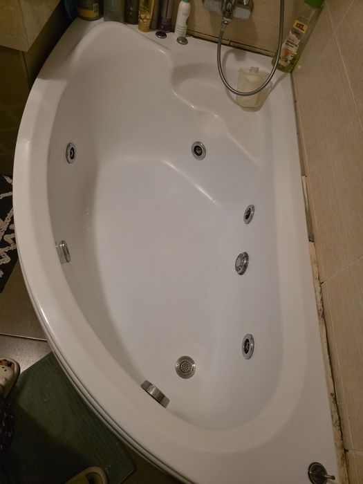 Cada cu hidromasaj