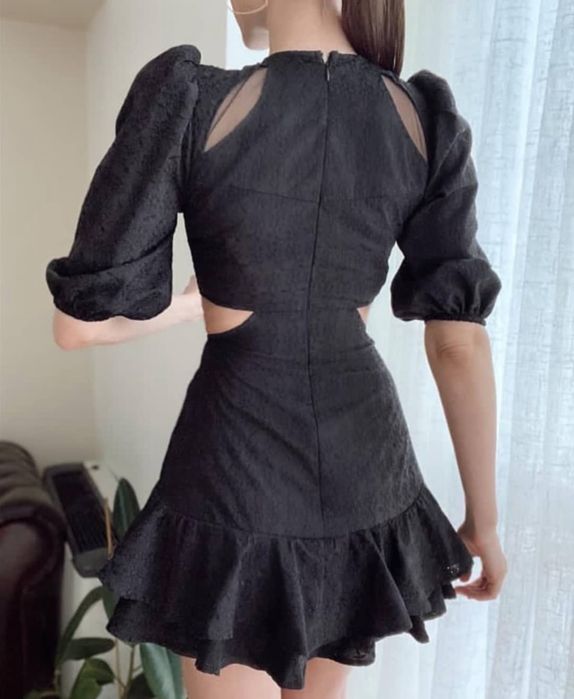 Черна рокля