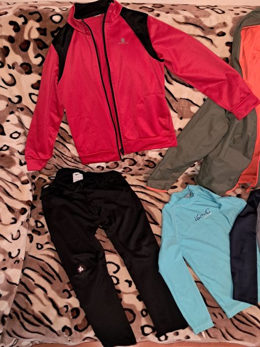 LOT sportiv/echipament marime 128,geci,bluze termice,pantaloni Nike
