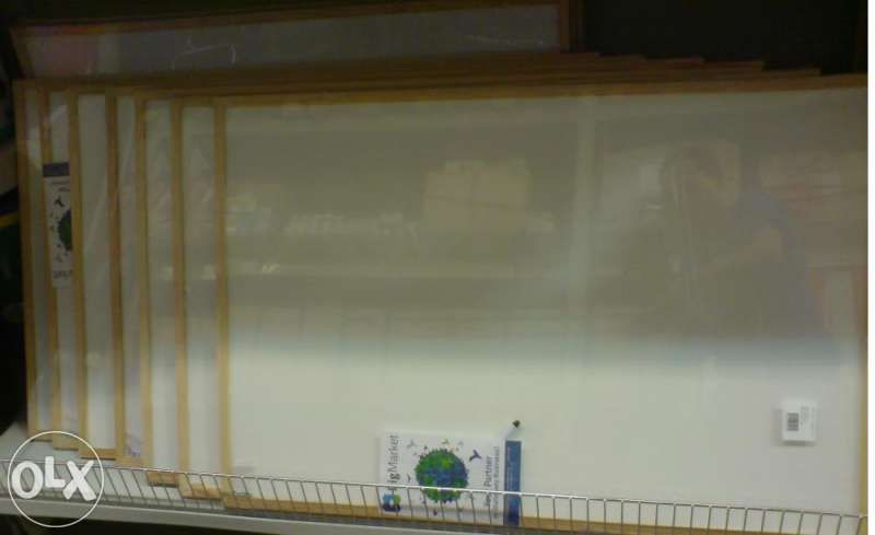 Бяла дъска за писане, чертане, рисуване с дървена рамка 40x60 см. и 60