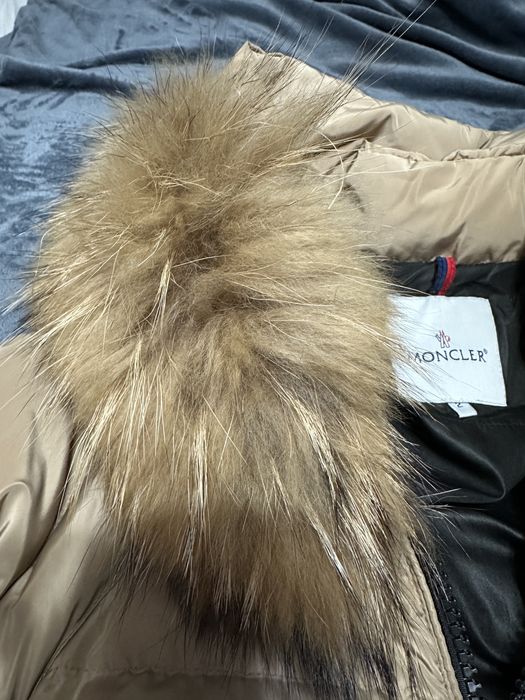 Geaca Moncler cu blana naturala