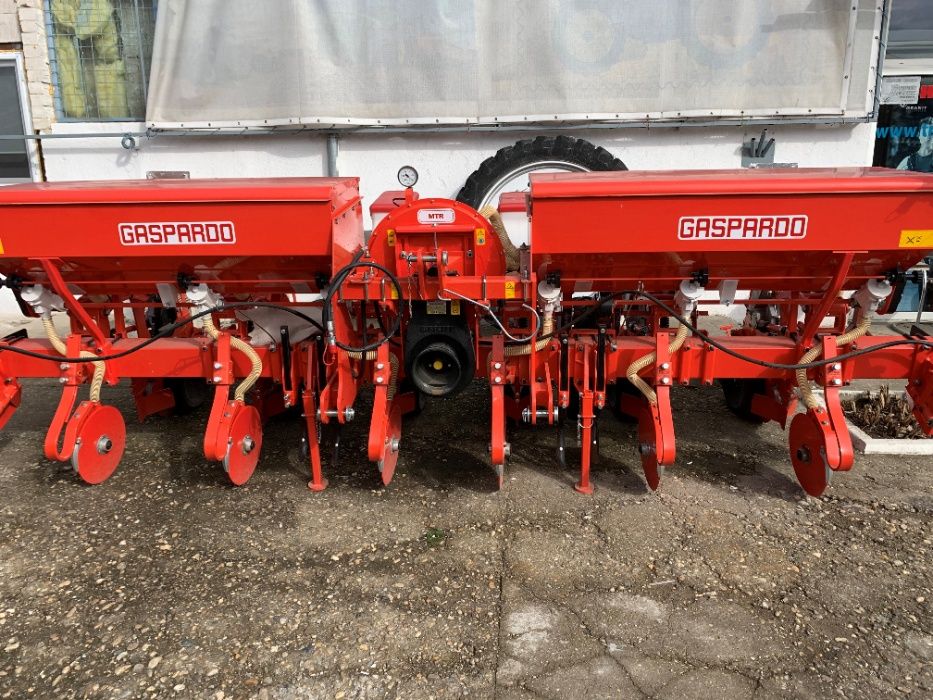 Semanatoare plante prasitoare Maschio Gaspardo MTR 6R cu fertilizare