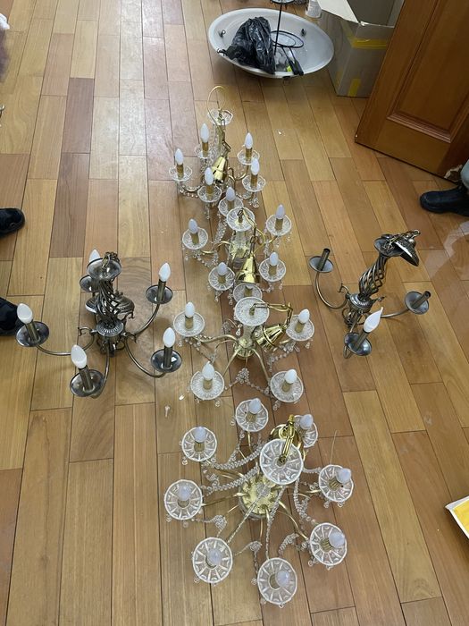 Люстры продам срочно