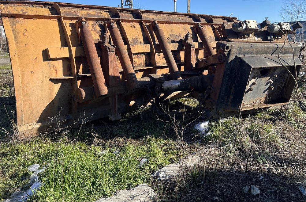 Lama, plug zapada, pietris, pamant —3,5 metri, electrohidraulica