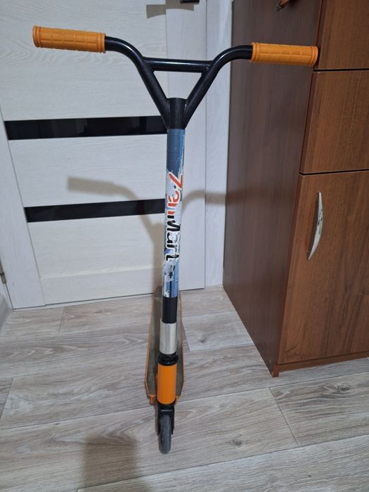 Продам самокат..
