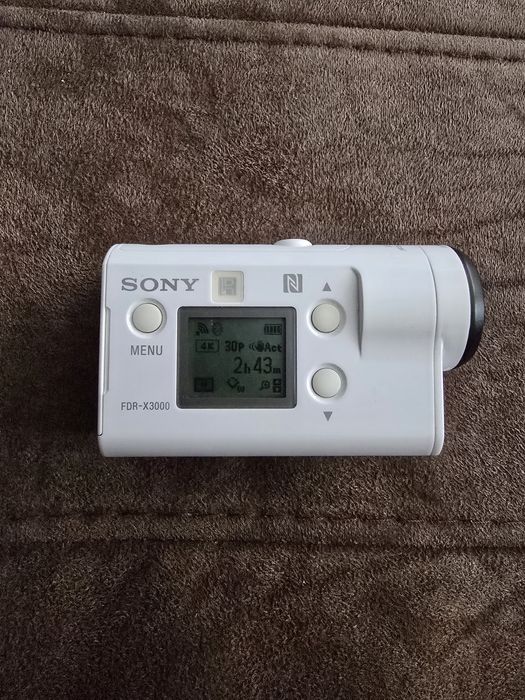 Sony fdr-x3000 action камера + батерии + аксесоари