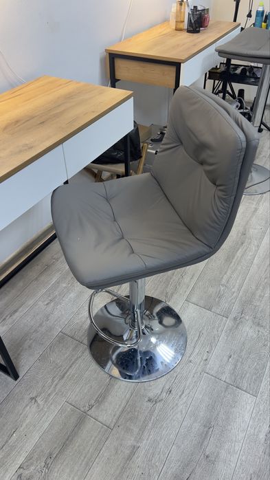 Сдам место для визажиста либо бровиста