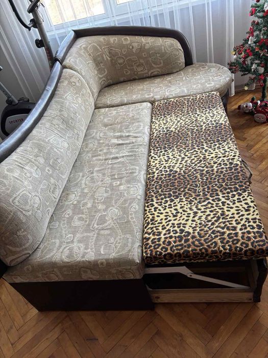 Ъглов диван с функция сън