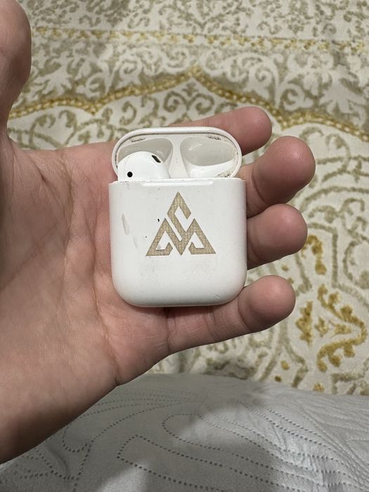 Продам Airpods 2 поколения оригинал