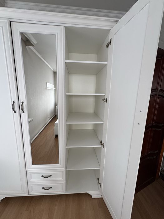 Продам комплект мебели