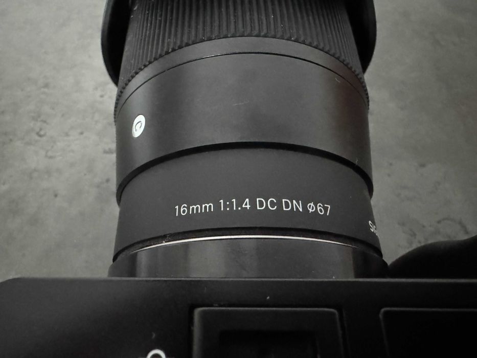 Kit Complet Streaming/Vlogging: Sony a6000 + Sigma 16mm f1.4 + 16-50mm