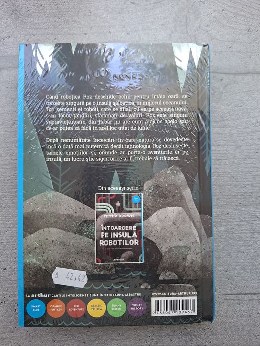 Insula Roboților de la Editura Arthur