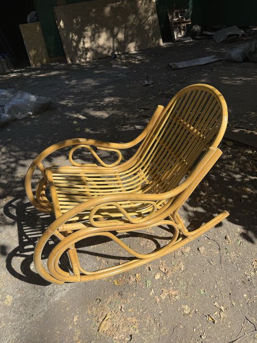 Креслокачалка из чистого дерева