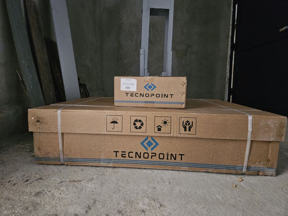 Таванен / Паркинг  климатик 12v  за кемпери, камиони, бусове и други.