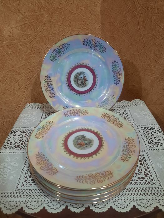 Абсолютно новые десертные тарелки "Мадонна" (d-19см). Немецкой мануфак