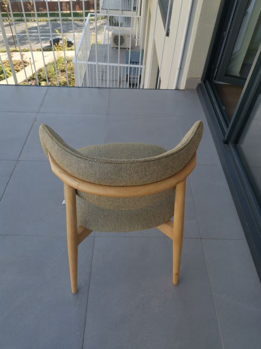 4 scaune noi Design minimalist