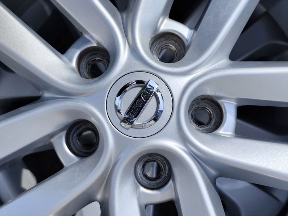 Джанти с датчици и гуми за Nissan