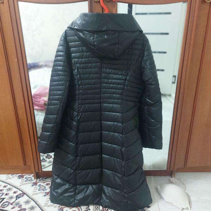 Qishga qalin kurtka sotiladi 300000ming razmeri L