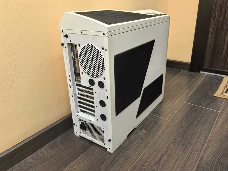 Продавам настолен компютър NZXT AMD