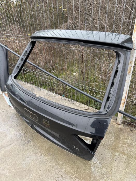 Haion / portbagaj Audi A4 B8 Negru 2008/2009/2010/2011/2012/2013