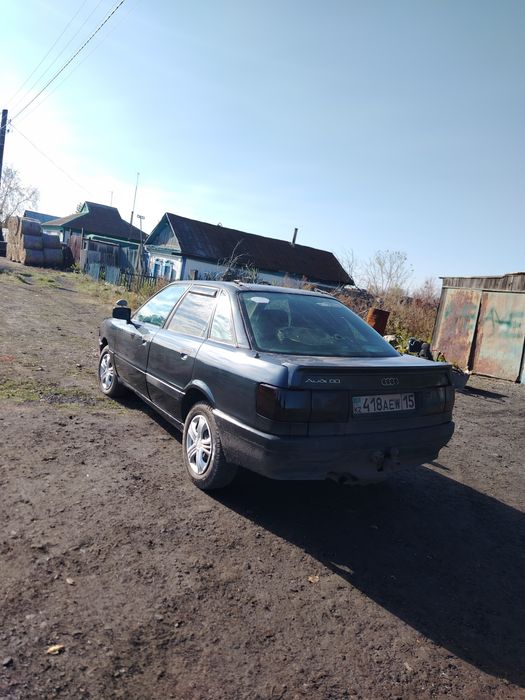 Автомобиль ауди Б3