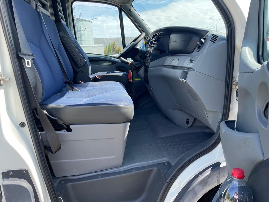 Vând duba IVECO 2.3