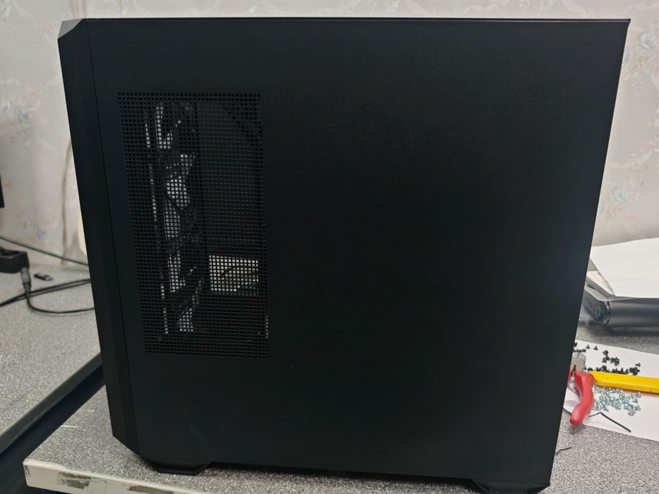 Продам корпус Cougar mx600 mini