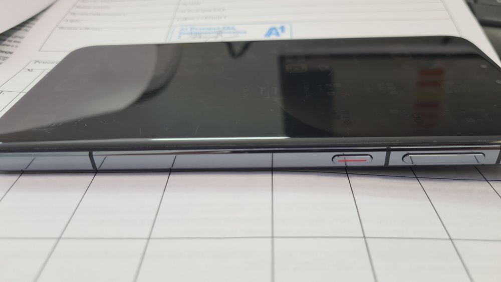 Honor magic 7 pro в гаранция като нов 12Ram 512 вградена памет топ телефон