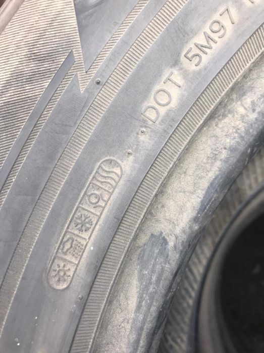 Продам Резину 275/55/19