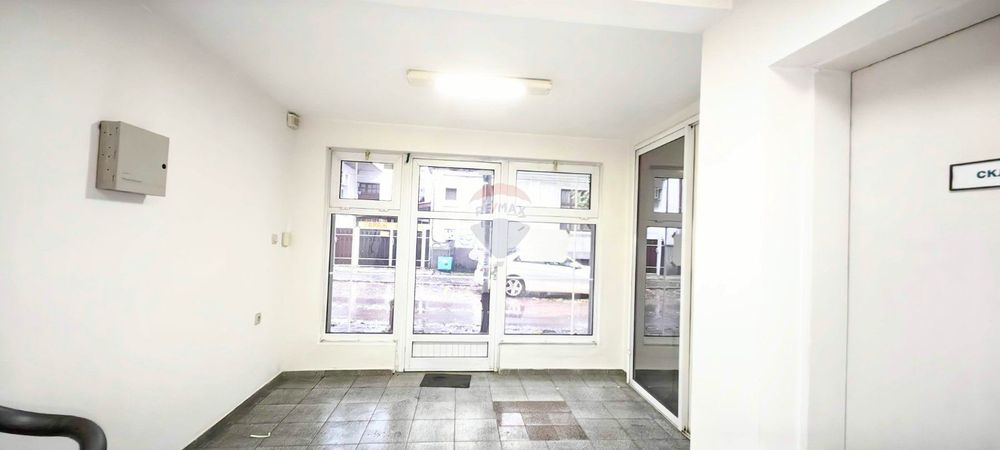 Офис за продажба Червен площад, гр.Варна ЙГ