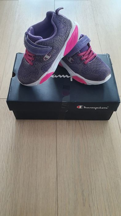 CHAMPION adidasi fete lumini mar 29 mov roz stare excelenta Curier OLX