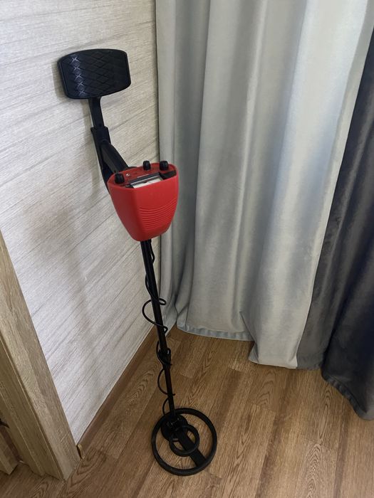 Продам металоискатель