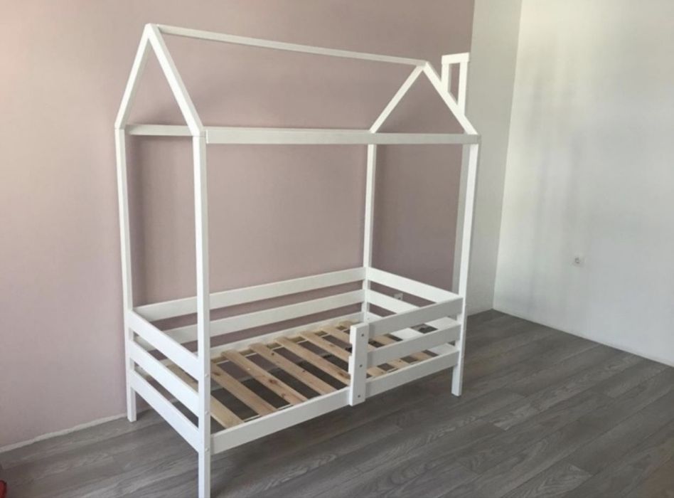 Продам кровать+ матрас в подарок
