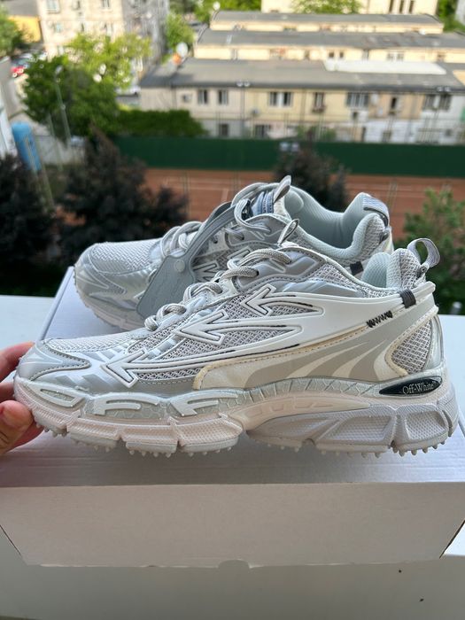 Vând Off-White BRB