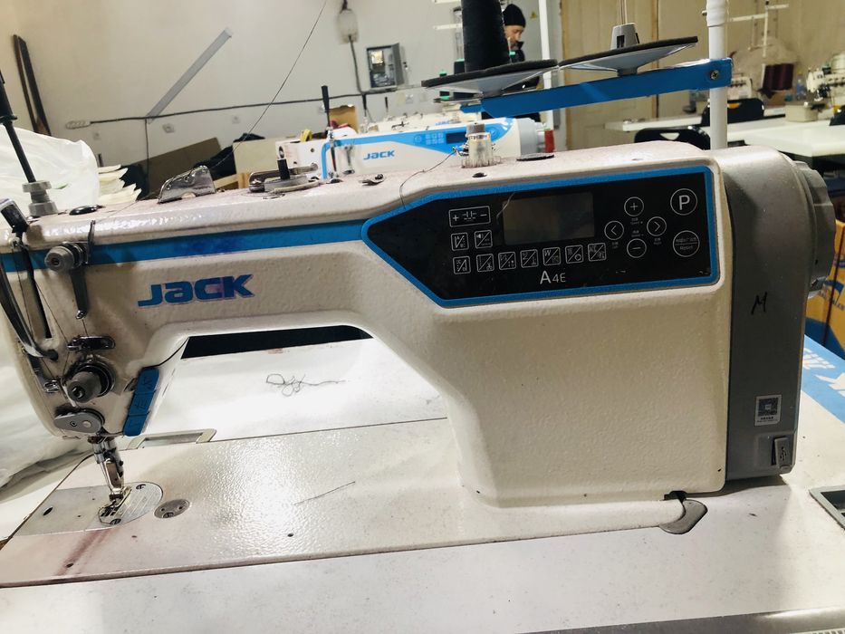 Jack tikuv mashinasi