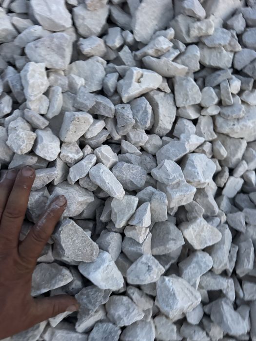 Piatra decorativa,agregate,pamant,amestec beton,nisip,calcar,marmura