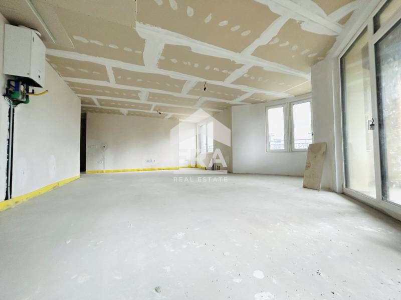 Продава се Четиристаен апартамент в София, Хладилника - 179 кв.м за 3605 €/кв.м - Снимка #1