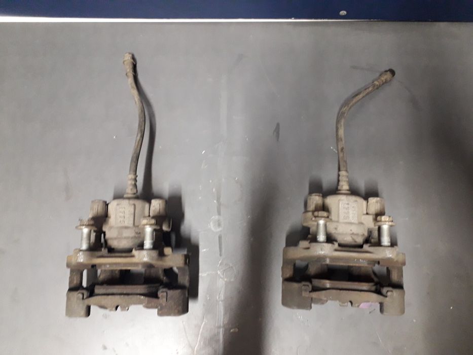 Etrier stanga dreapta spate bmw f30