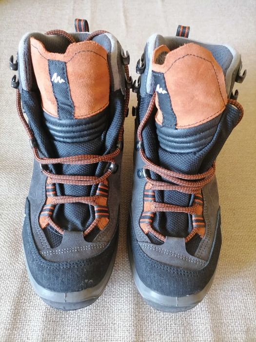 Туристически маратонки