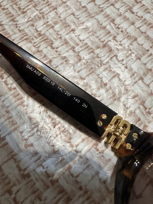 Продавам слънчеви очила Miu Miu