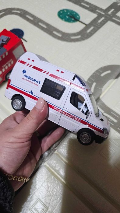 Jucarii (unele cu lumini si sunete