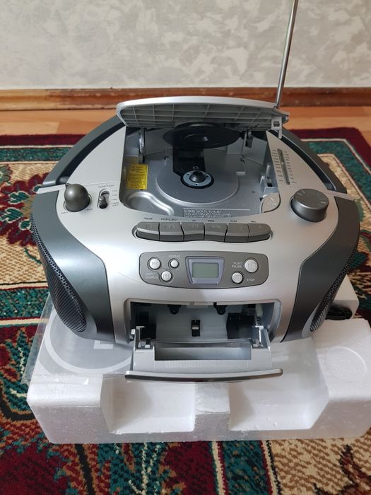 Переносная магнитола с CD