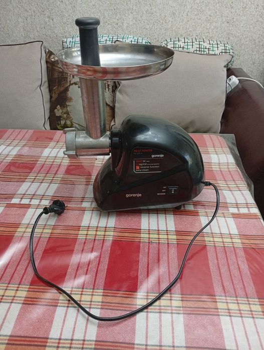Электрическая мясорубка