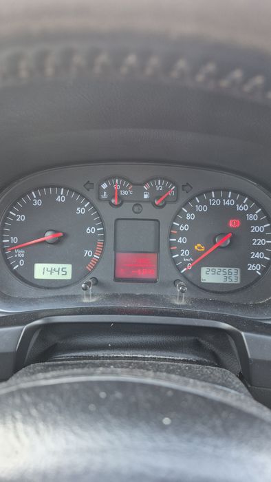 Golf 4    1.6 16v   sport 2003