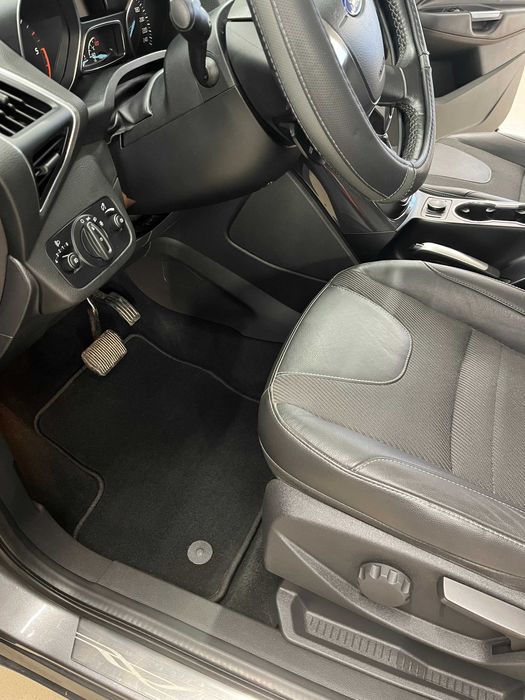 Пране на седалки и кожен салон / Интериорен детайлинг