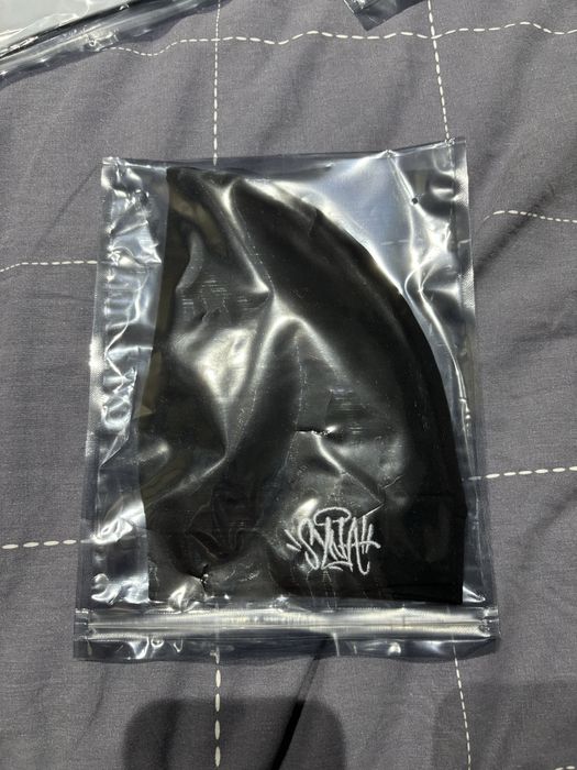 Beanie hat шапка в няколко различни цвята