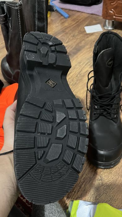 спец ботинок , сапог