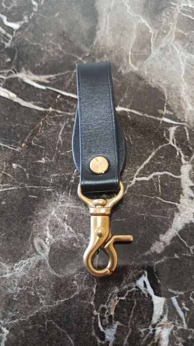 Продается тренчик для ремня.